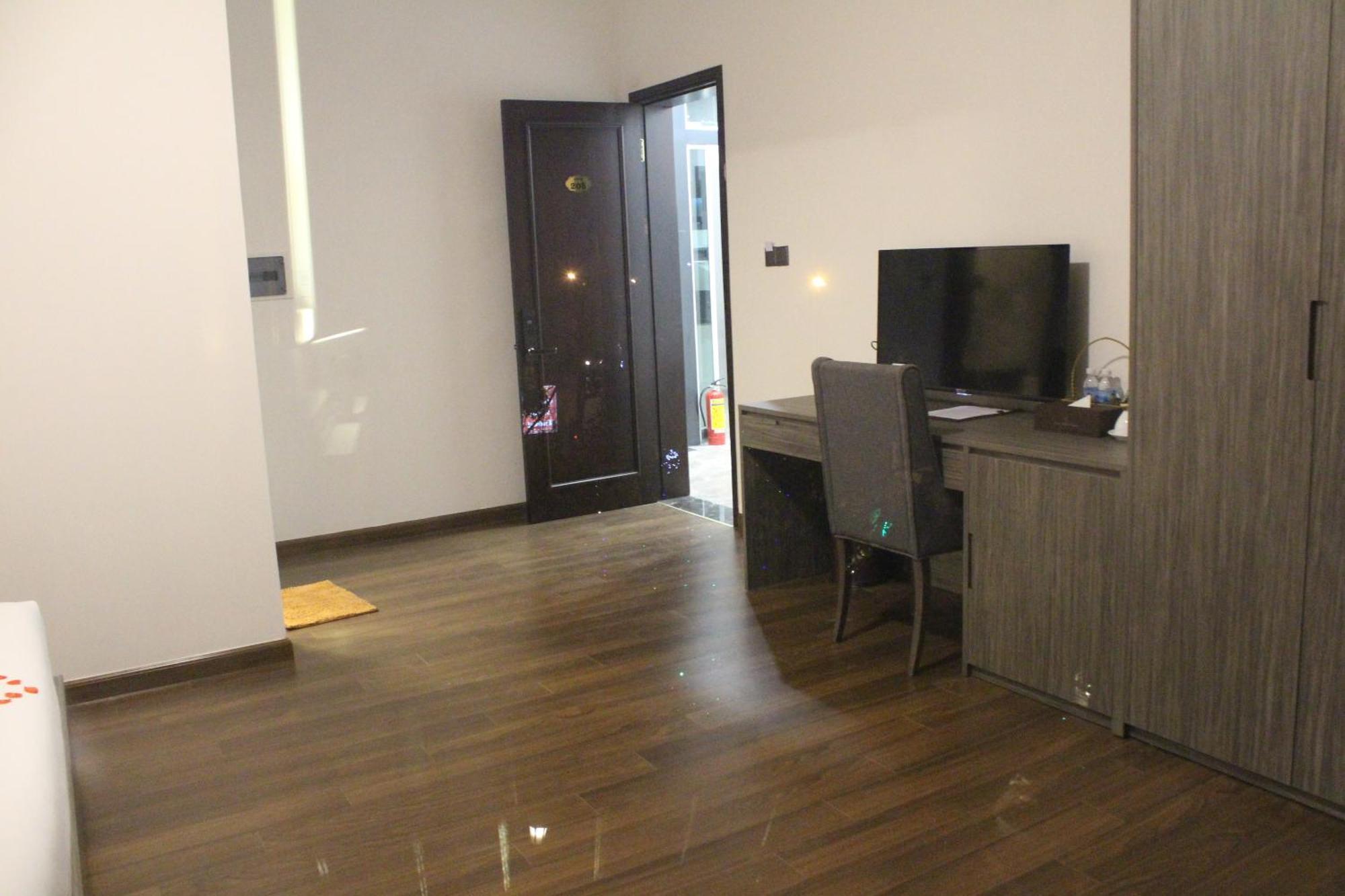 Khach San Lilac Hotel Да Лат Екстериор снимка